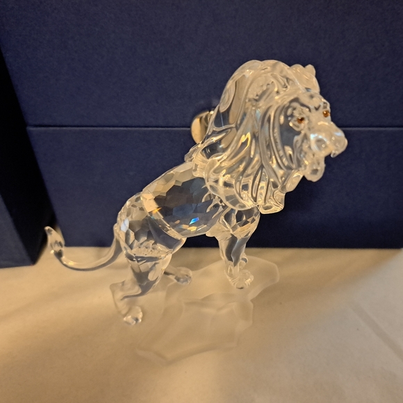 Swarovski crystal standing lion Rare Encounters w outer box and case. Pristine - Picture 6 of 8